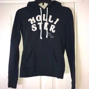 Navy blue hollister pull over.